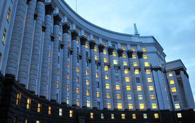 Кабмин запретил вузам повышать оплату чаще одного раза в год