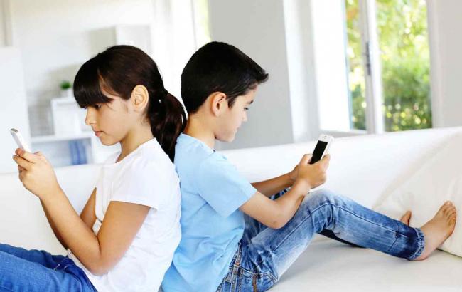 Який смартфон краще купити підлітку