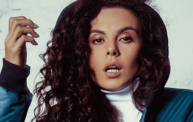 Спортивная крошка: Настя Каменских показала свою насыщенную тренировку в зале (видео)