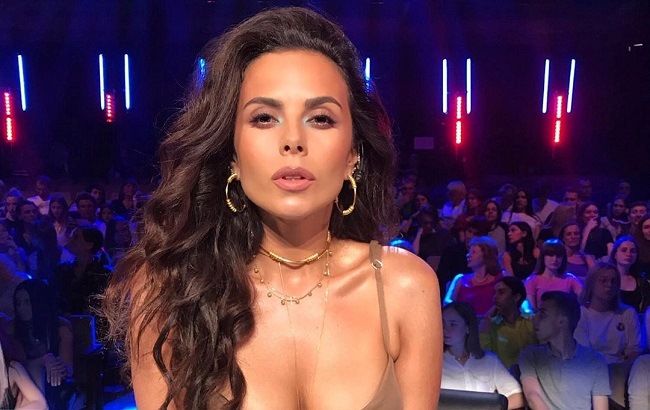 "Ух, яка мила": Настя Каменських спокусила ранковим фото у спідній білизні