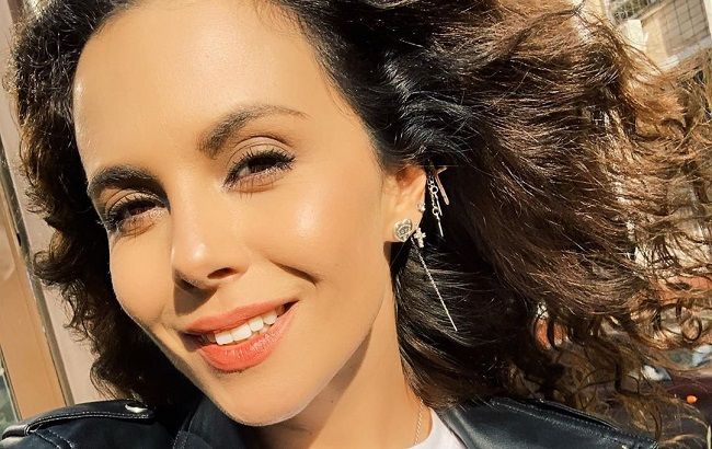 Веселились и танцевали: Настя Каменских показала красочные фото с корпоратива