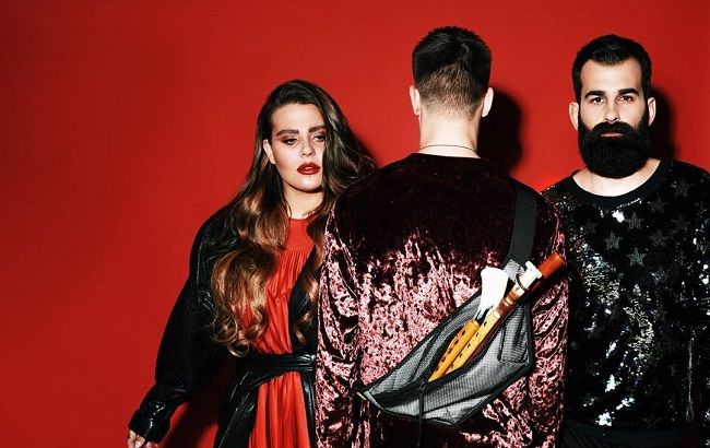 Била и сломала палец: стало известно о драках в группе KAZKA