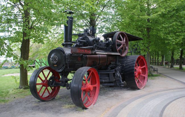 Поки не винайшли бензин: парові монстри на дорогах України та Європи