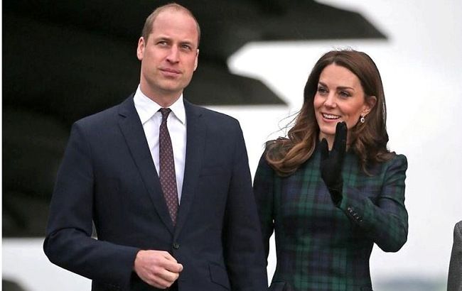 Стройная и счастливая: Кейт Миддлтон подчеркнула совершенную фигуру стильным total black образом