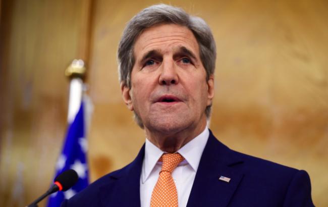 Два экс-госсекретаря призвали продолжить блокировку указа Трампа о мигрантах