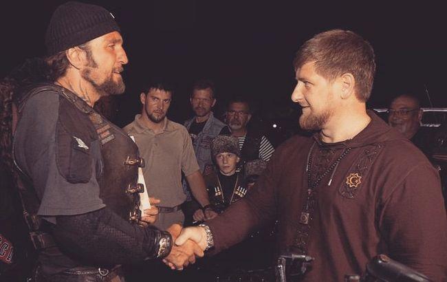 Байкер "Хирург" танцует лезгинку в гостях у Кадырова (видео)