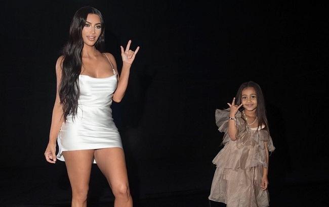 Мамина копия: Ким Кардашьян очаровала фотосессией с дочерью