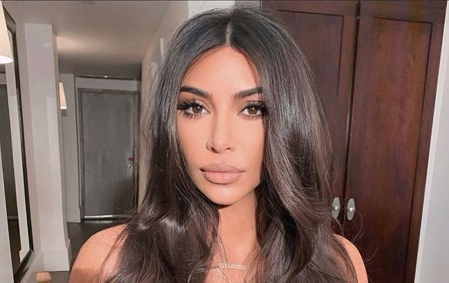 Будущая звезда: 6-летняя дочь Ким Кардашьян впервые зачитала рэп на модном шоу отца (видео)