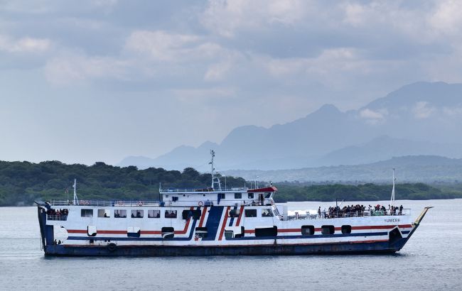 Біля берега Балі зазнав аварії пасажирський лайнер, є жертви і постраждалі