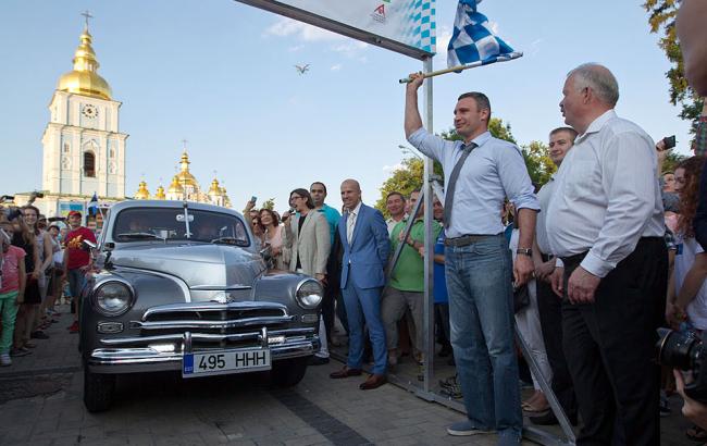 Украинское ралли на электрокарах отправилось в Европу