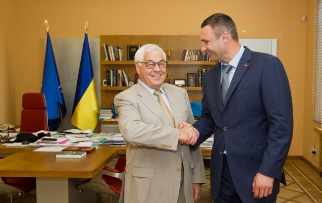 Одну из улиц Киева переименуют в честь киргизского писателя Чингиза Айтматова