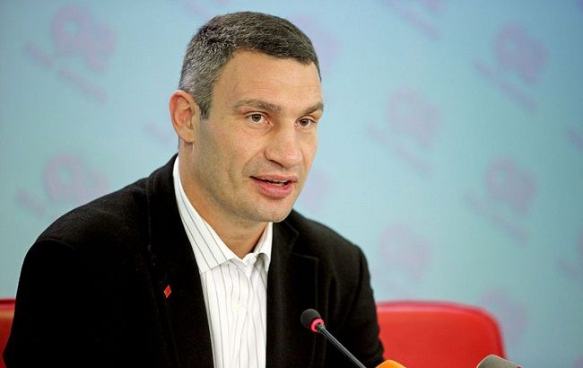 В первые дни мая завершится реконструкция центральной части Почтовой площади, - Кличко