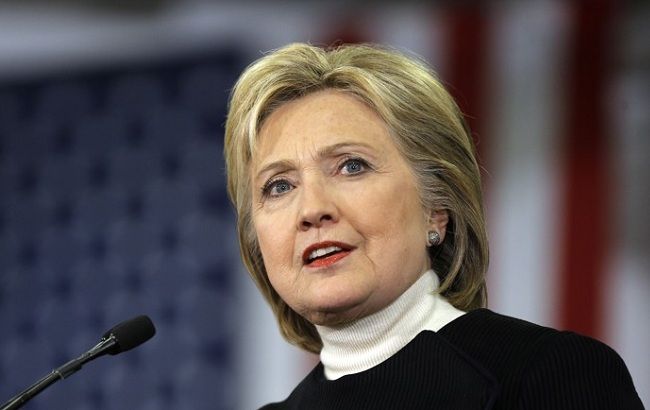 Клинтон: Россия стремится перекроить карту Европы