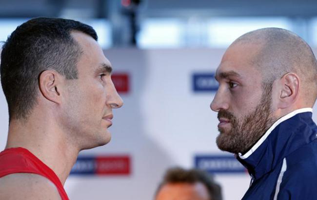 Тайсон ФЬюри получил травму и перенес бой с Кличко