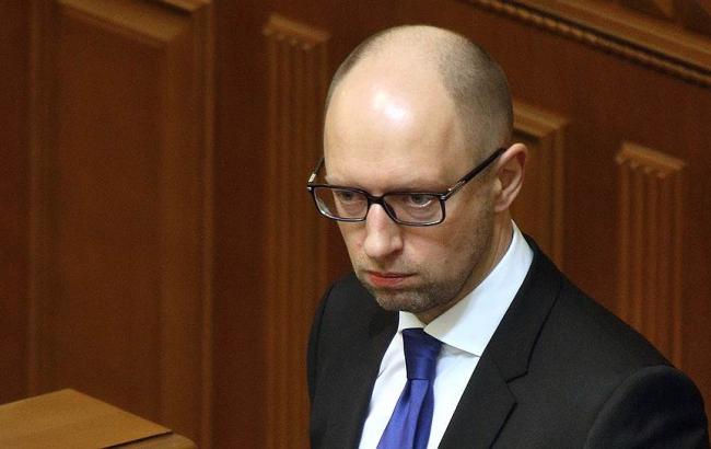 Из-за пожара под Чернобылем Яценюк собирает комиссию по ЧС