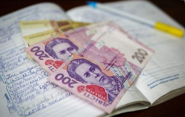 Родители украинских школьников назвали суммы добровольно-принудительных взносов