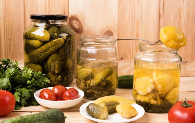 Чим насправді небезпечні соління: 4 приховані загрози, про які варто знати кожному