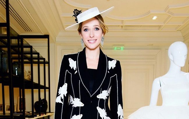 Дівчина-весна: Катя Осадча зачарувала яскравим образом у квітчастій сукні