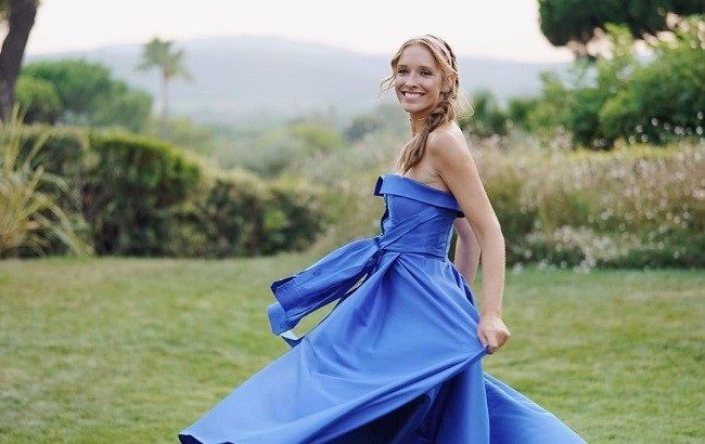 Райська пташка: Катя Осадча заворожила стрункою фігурою в ефектних курортних луках