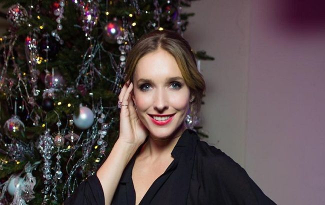 Нарядная Катя Осадчая похвасталась "боевой" готовностью к встрече Нового года 2020