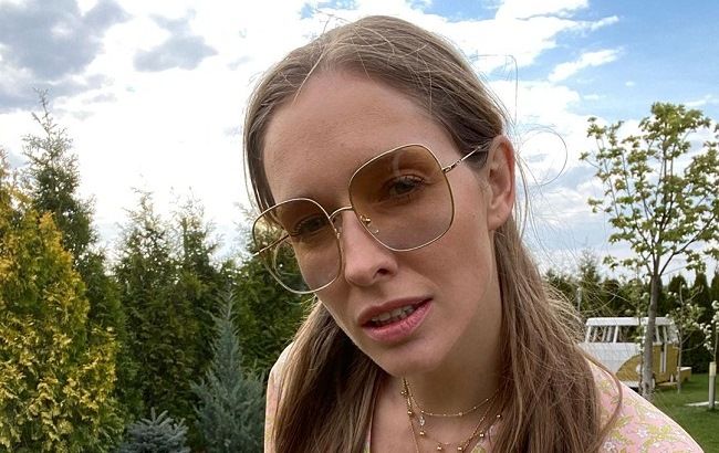 Бизнес-леди из 80-х: Катя Осадчая покорила стильным образом в ретро-стиле