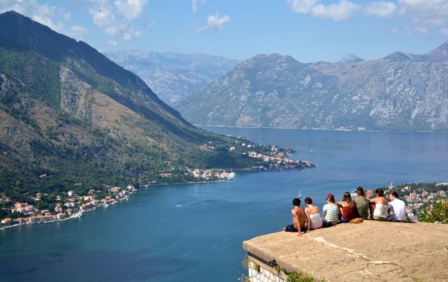 В Черногории усилили карантин: ночные клубы закрыли до августа