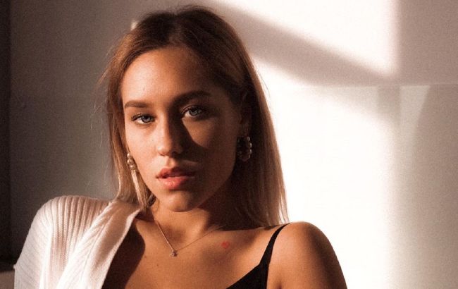 Must have сезону: Даша Квіткова з Холостяк-9 підкорила відразу двома трендовими образами