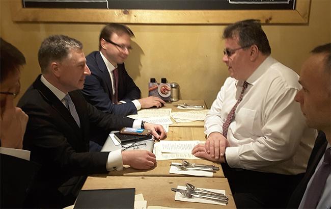 Волкер і Лінкявічюс обговорили введення миротворців ООН на Донбас