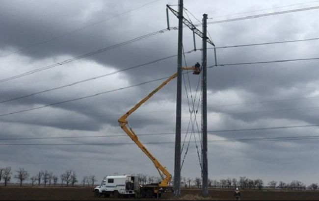 "Укренерго": в районі Каховки впала опора ЛЕП "Каховка-Титан"