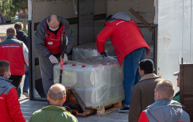 "Нова пошта" передала лікарням Полтави другу партію медобладнання та спецзасобів