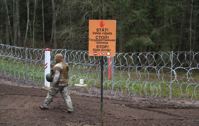 Латвія хоче закрити КПП на кордоні з Білоруссю через велику кількість мігрантів