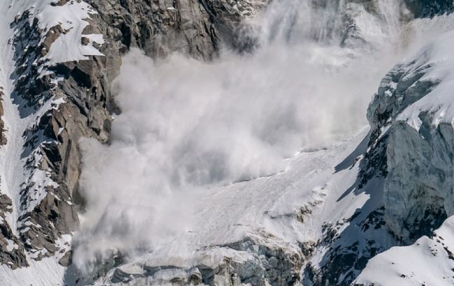 В Украине ухудшается погода: что делать при схождении селевого потока и снежной лавины