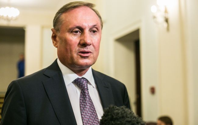 Суд продлил действие меры пресечения для Ефремова до 30 сентября