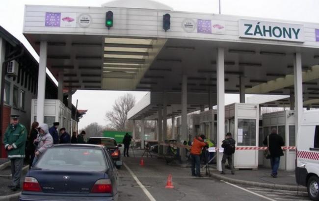 На украинско-венгерской границе возникли очереди из-за борьбы с контрабандой, - Москаль