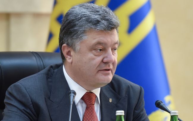 Порошенко: начинать борьбу с коррупцией надо с рядов силовых служб