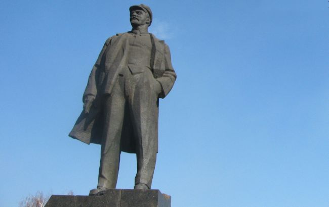 В Донецке пытались подорвать памятник Ленину