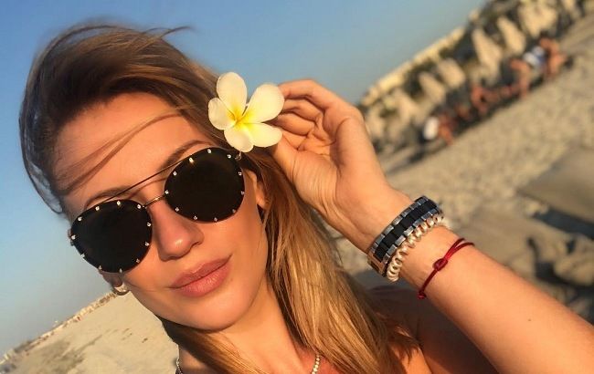 Леся Никитюк в ярком купальнике рассказала, сколько стоит отдых на Мальдивах