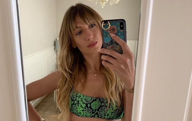 Блестящая Леся Никитюк засветила подтянутый животик в коротком топе