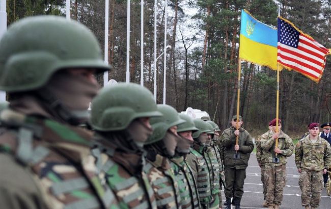 Два сенатора-демократа поддержали предоставление Украине летального оружия