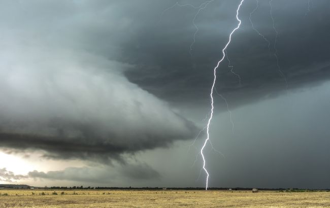 Украину охватят грозовые дожди: прогноз погоды на начало недели