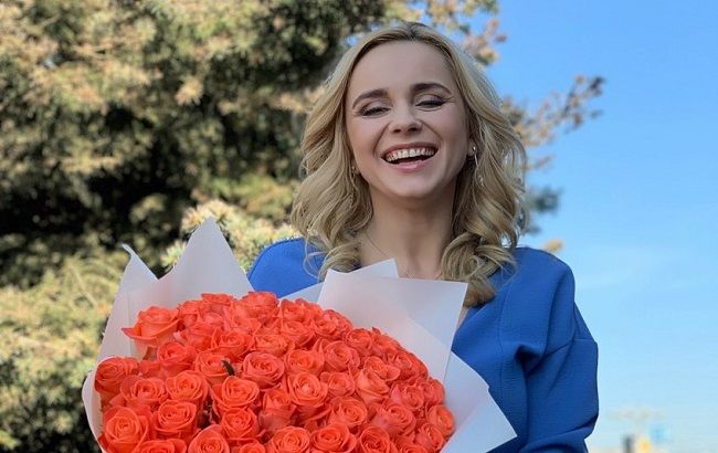 Ікона стилю: Лілія Ребрик зачарувала повністю синім образом у відвертій сукні (фото)