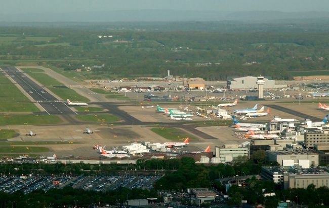 В лондонском аэропорту Гатвик приостановили полеты