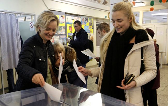 На парламентских выборах в Литве проголосовали 50% избирателей