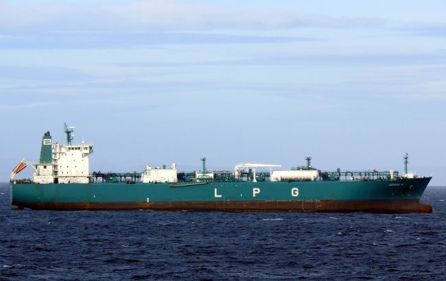 Втретє за два дні. Хусити знову вдарили по танкеру зі зрідженим газом у Червоному морі