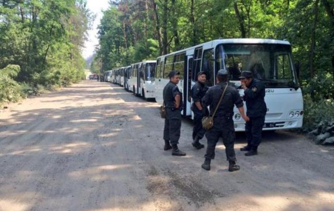 К ликвидации пожара на нефтебазе под Киевом привлечено 1,5 тыс. нацгвардейцев