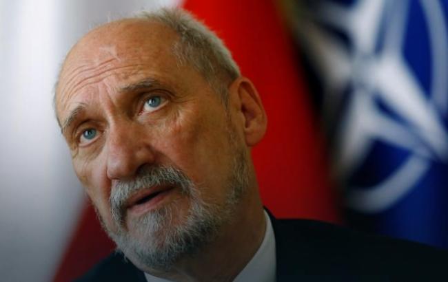 Туск несет полную ответственность за смоленскую катастрофу, - министр обороны Польши