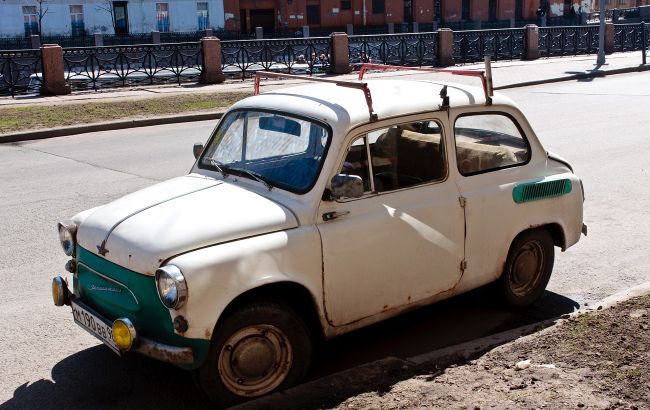 У мережі продають унікальний "Запорожець": фото салону і ціна 52-річної мікролітражки