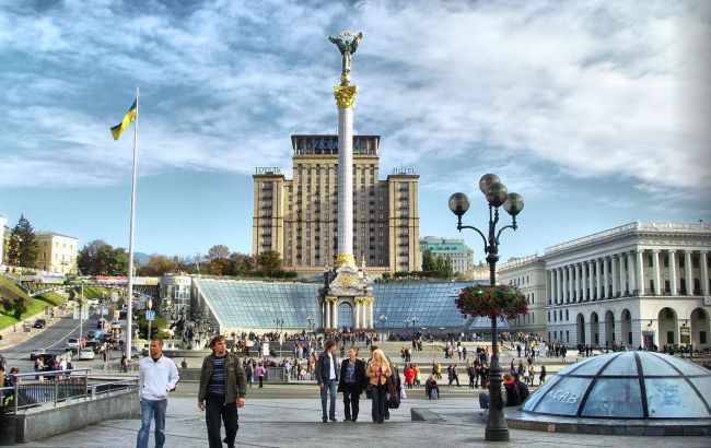 На Майдані розпочалось віче