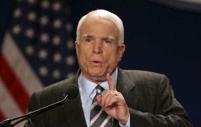 Трамп должен публично извиниться перед американцами за ложь о связях с РФ, - Маккейн