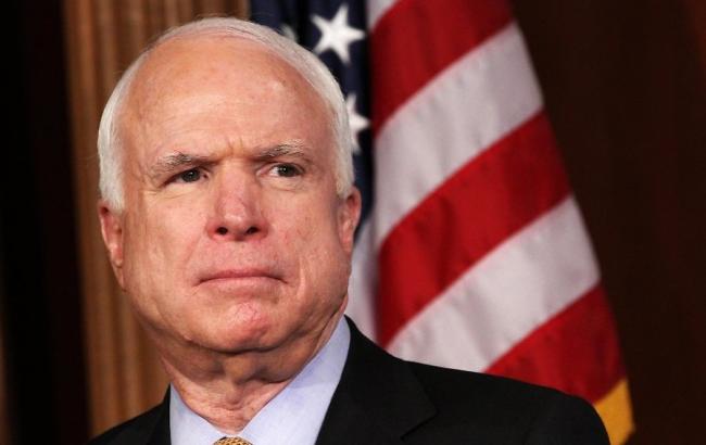 Маккейн: Россия нанесла авиаудар по обученным ЦРУ повстанцам в Сирии